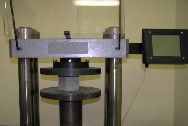 Лаборатория бетона С-Тест Калуга и проверка кернов на прочность прессом – сжатие